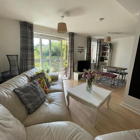 Pass The Keys Lovely 2Bedroom Flat With Balcony Edinburgh Exterior foto