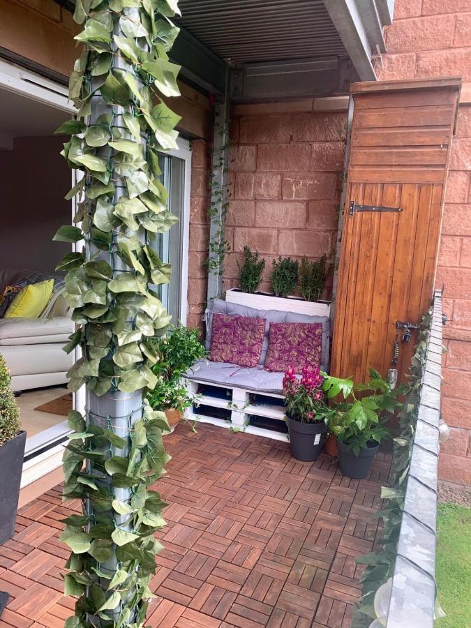 Pass The Keys Lovely 2Bedroom Flat With Balcony Edinburgh Exterior foto