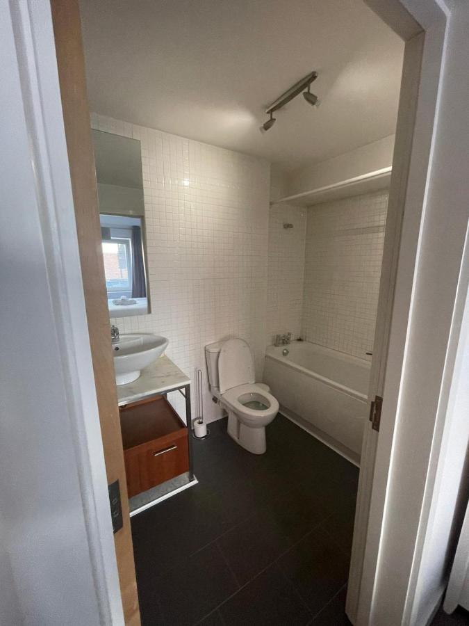 Pass The Keys Lovely 2Bedroom Flat With Balcony Edinburgh Exterior foto
